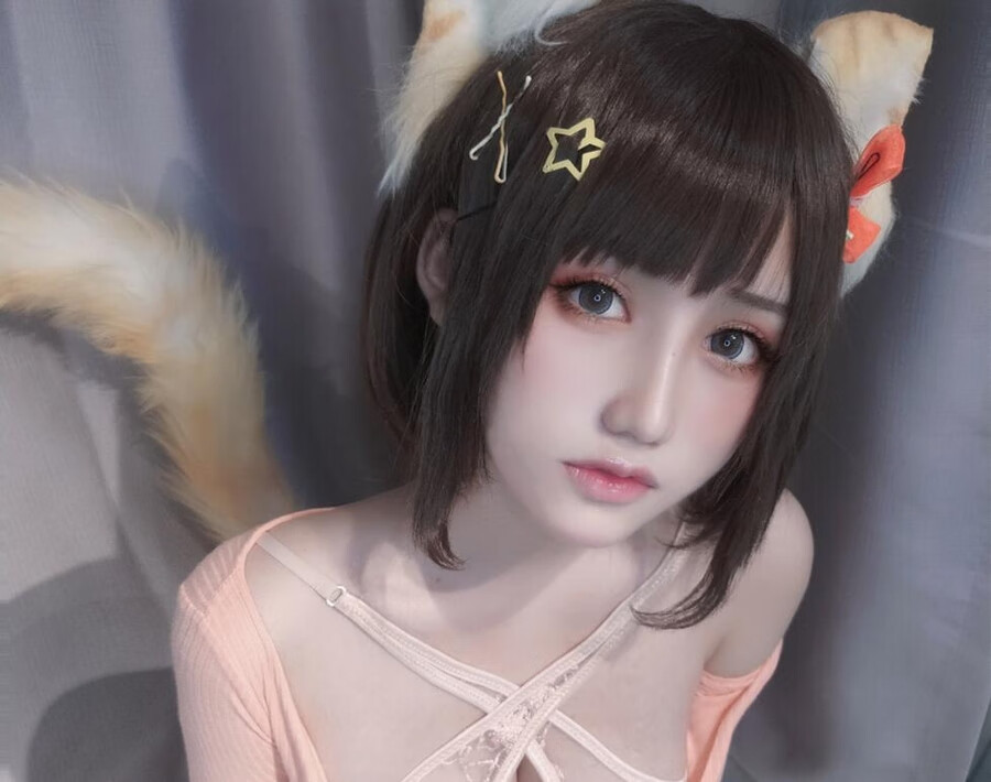 一笑芳香沁(芊川一笑)cos图集介绍 一笑芳香沁(芊川一笑)cos图集介绍