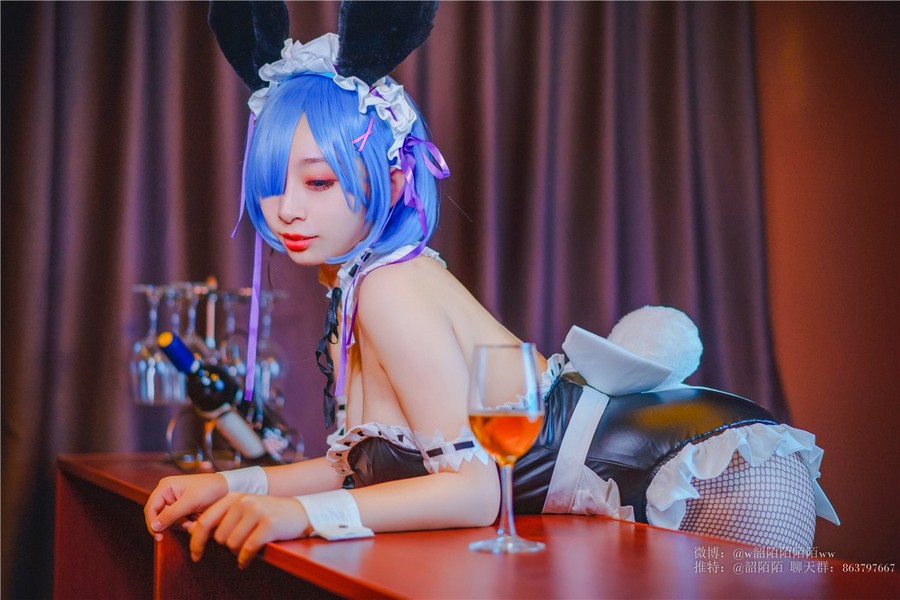 韶陌陌，身材炸裂25套图集作品