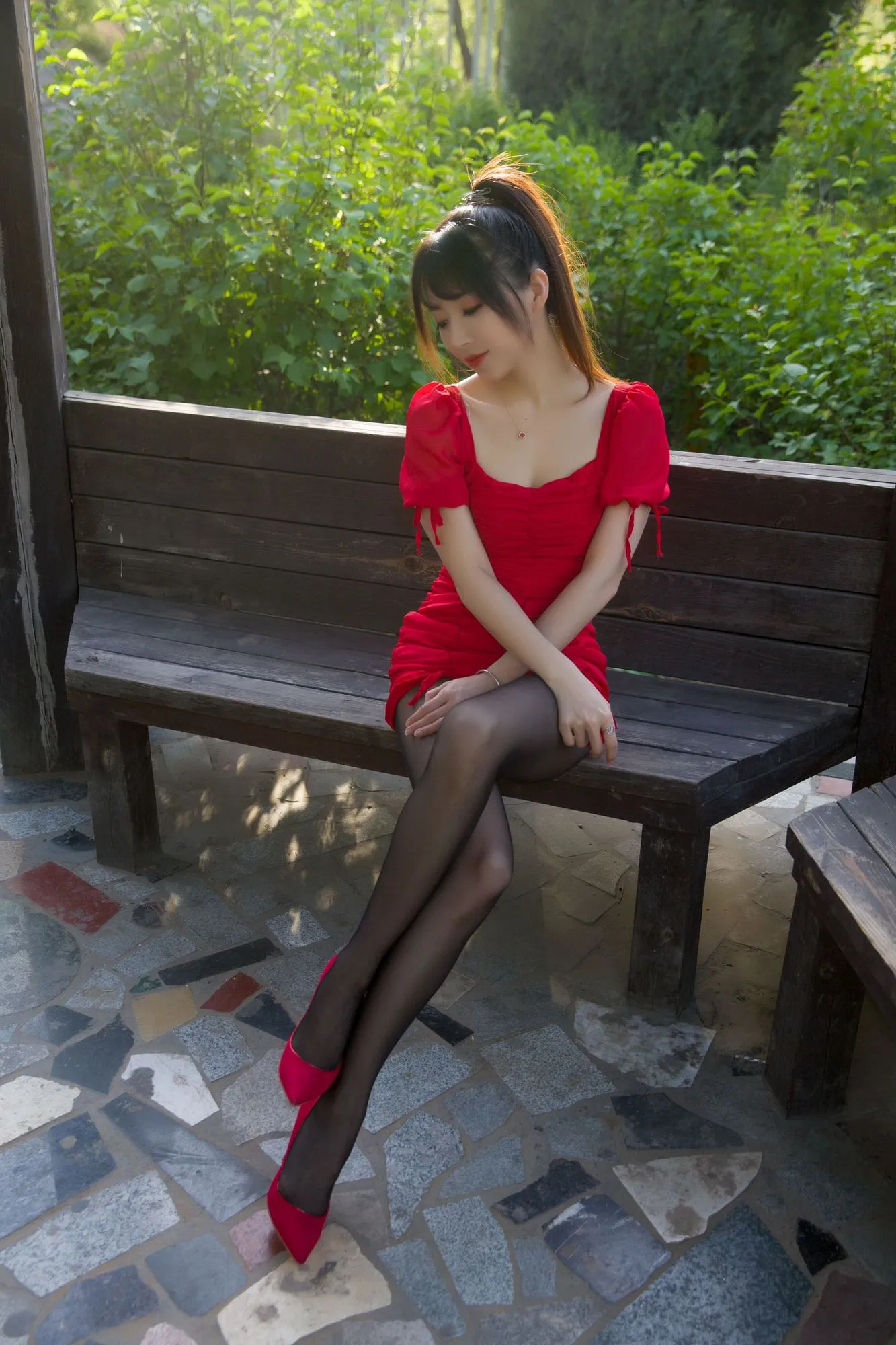 No.025-户外 – 小红裙 [66P]-图妖社
