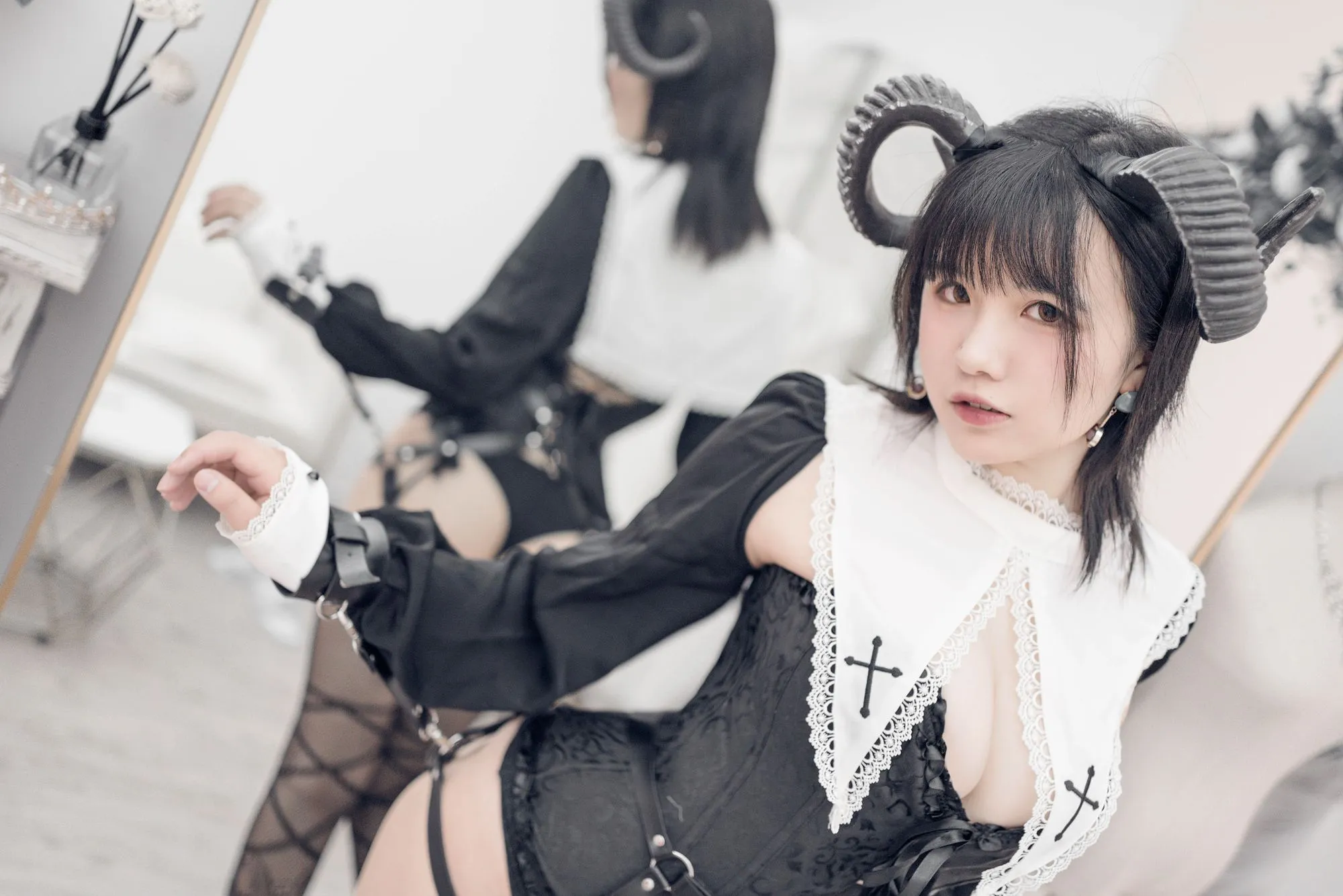 图片[2]-No.008-束缚恶魔 [34P]-coswz-cos王者