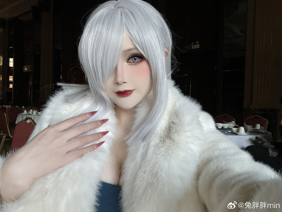 颜值博主兔胖胖min，COS作品图集
