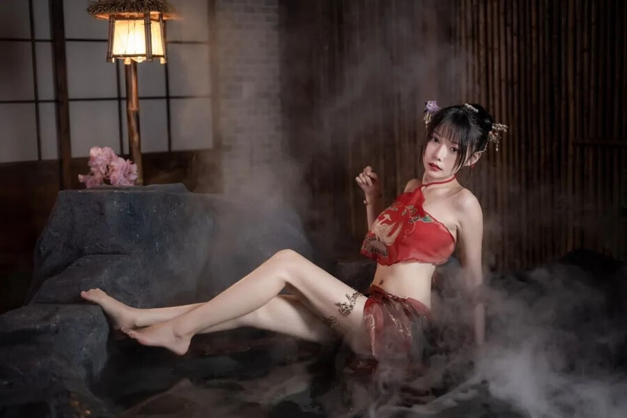 香草喵露露的个人资料及发展史COS图片作品