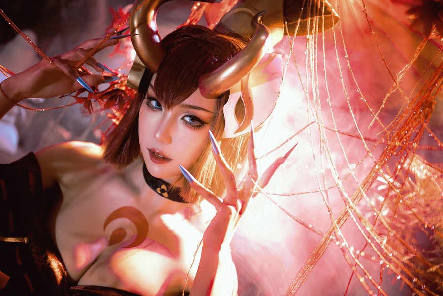 瓦斯塔亚小龙虾最近COS图片作品