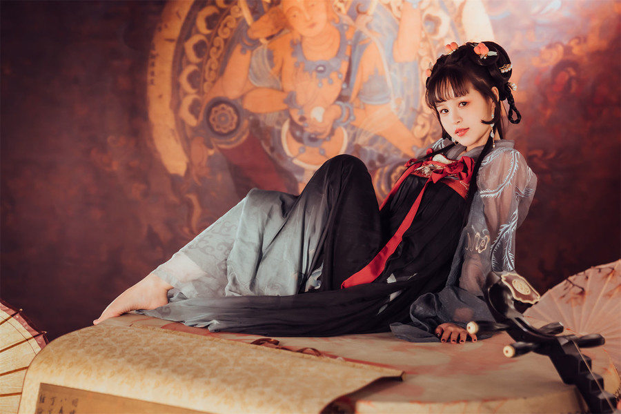 晕崽Zz全新COS作品小琵琶精