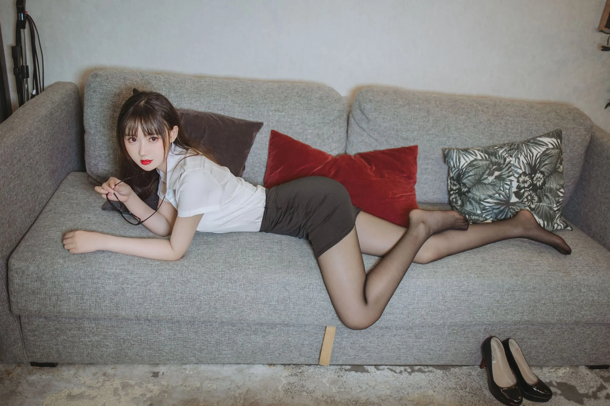 图片[5]-No.015 – 黑丝包臀OL [40P]-coswz-cos王者