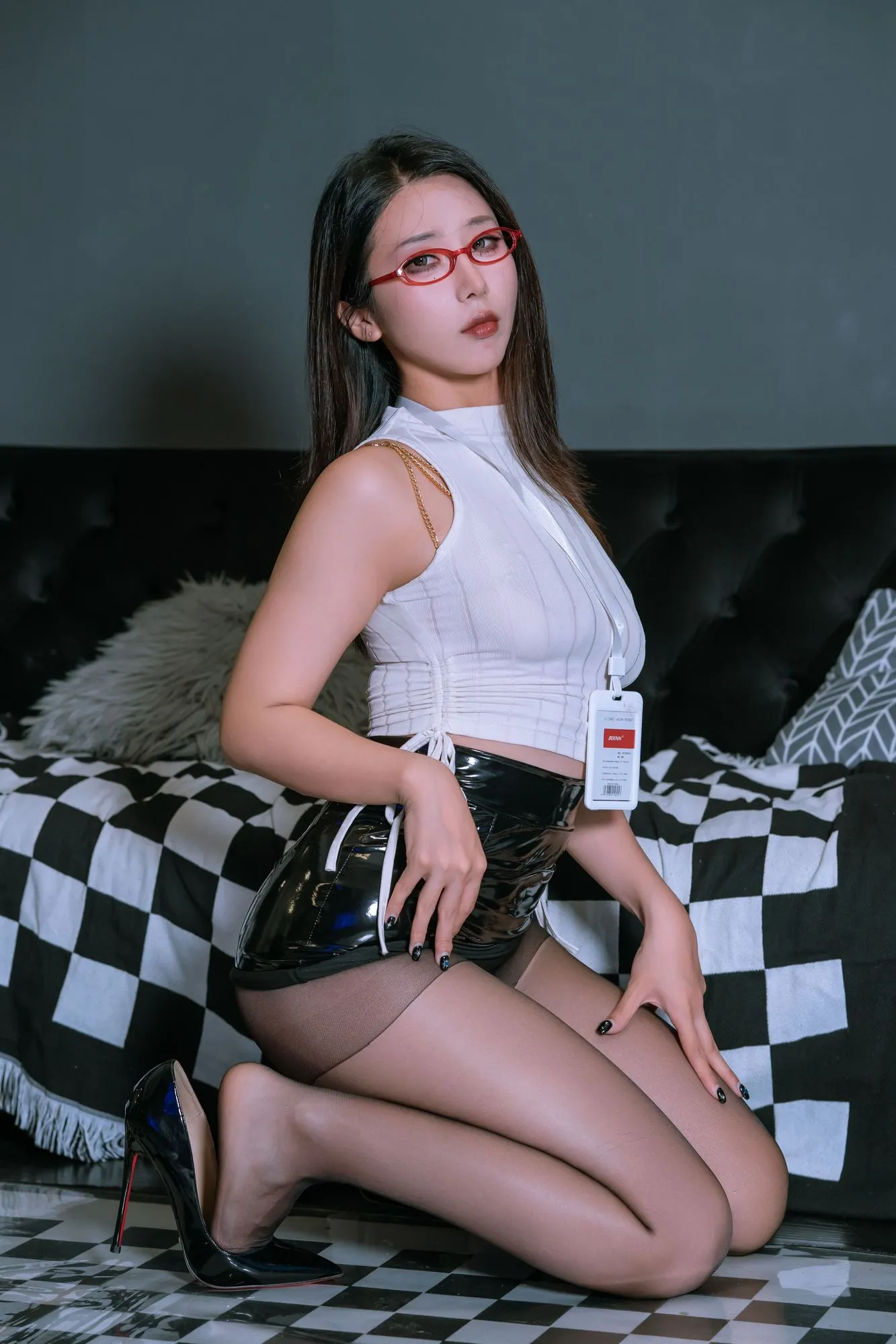 图片[3]-No.093 – 奶桃 麻辣OL [100P]-coswz-cos王者