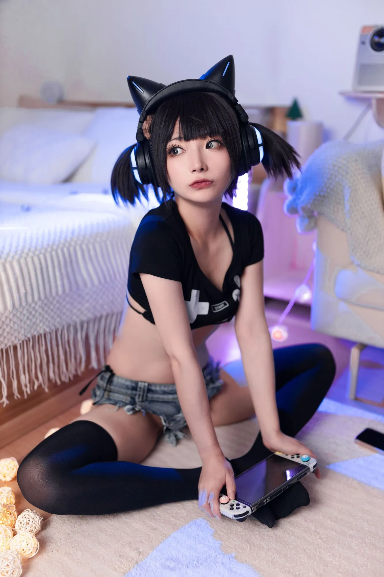 No.041 – 偷玩游戏机的少女 [32P]-图妖社