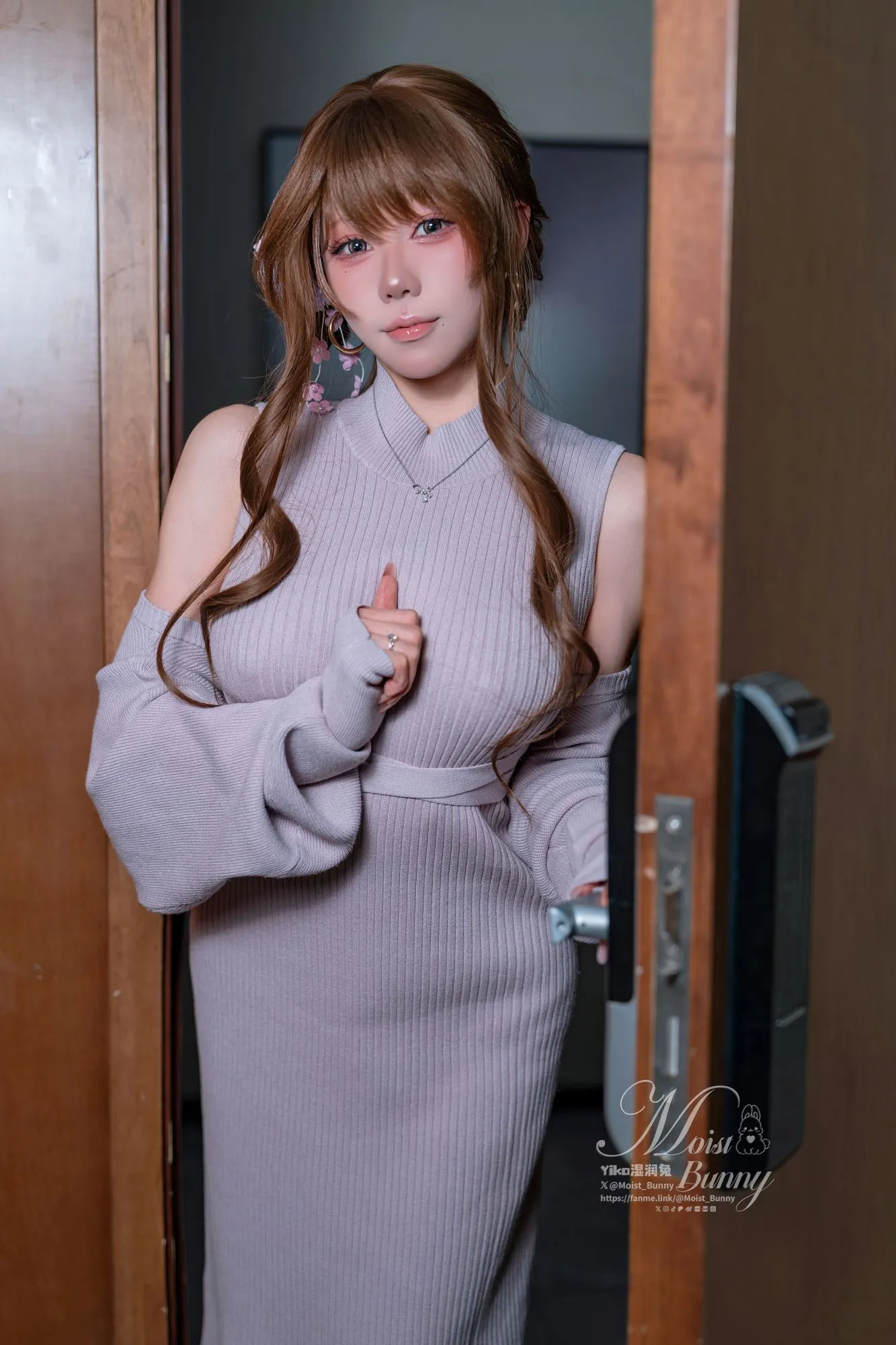 No.122 – 2026年01月订阅 在丈夫身边 [124P 3V]-图妖社